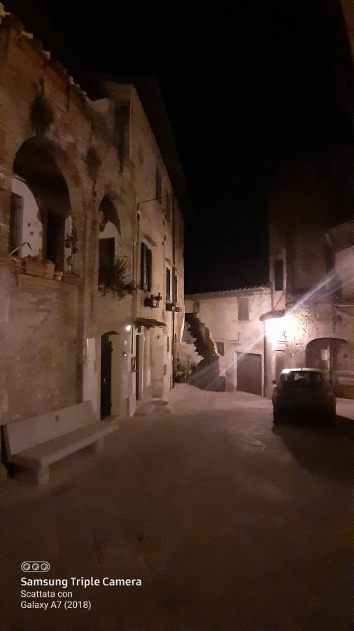 Il paradiso sopra le nuvole Peccioli Esterno foto